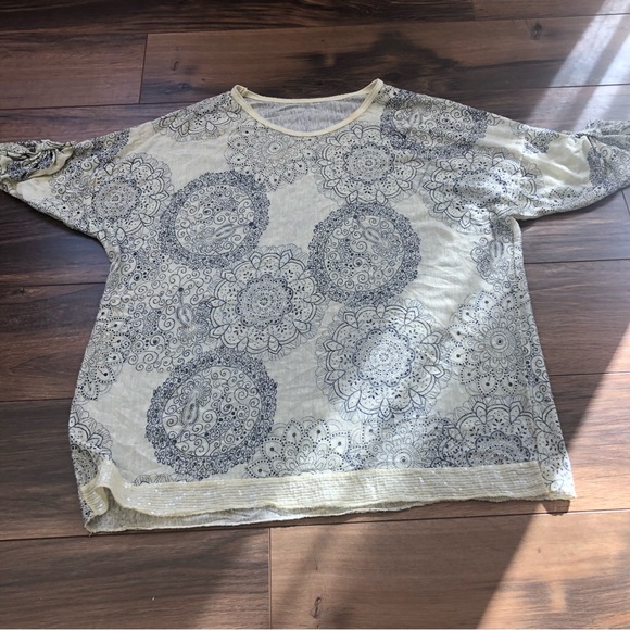 Short sleeve top, plus size, see photos, gathered sleeves, removable scarf - Picture 2 of 6